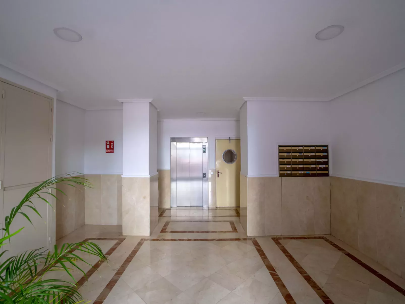 EssensacionesHome / Los Almendros-Inside