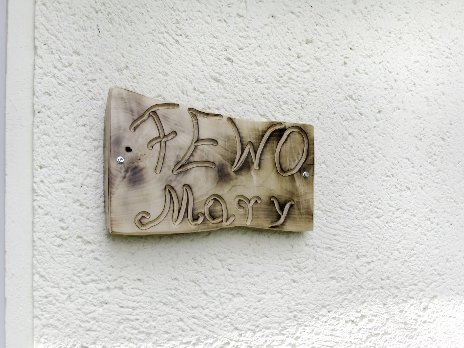 Mary-Dedans
