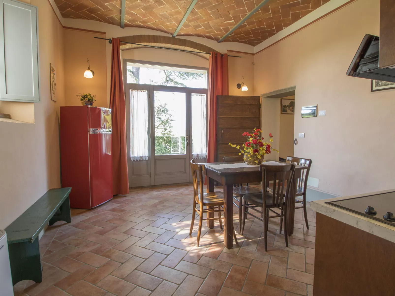 Le Rondini-Inside