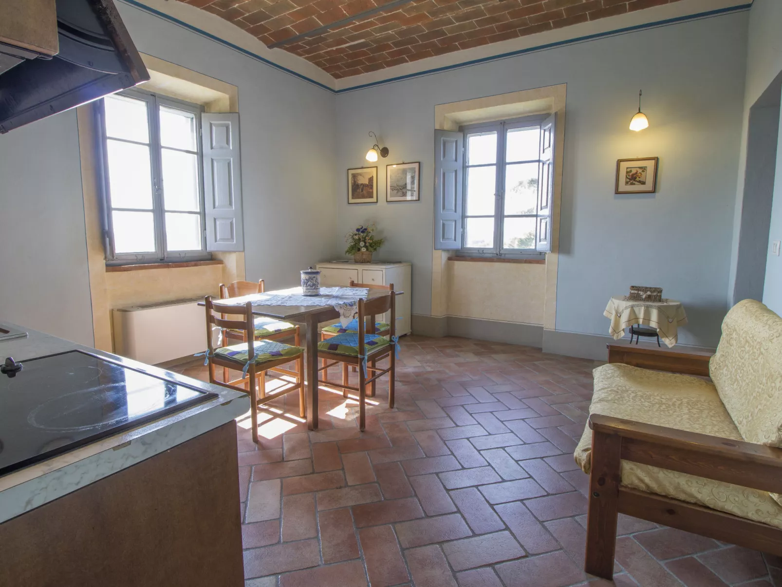 Le Rondini-Inside