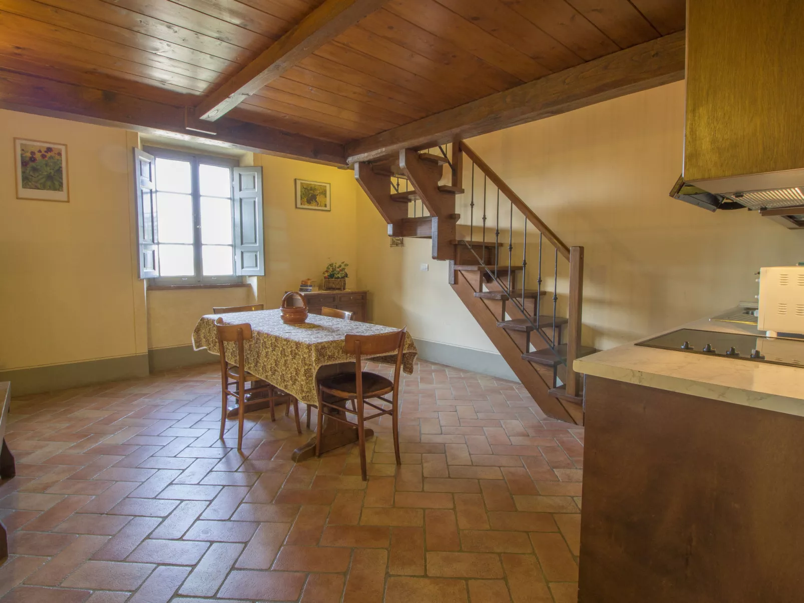 Le Rondini-Inside
