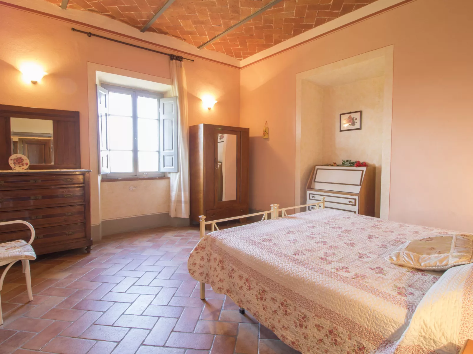 Le Rondini-Inside