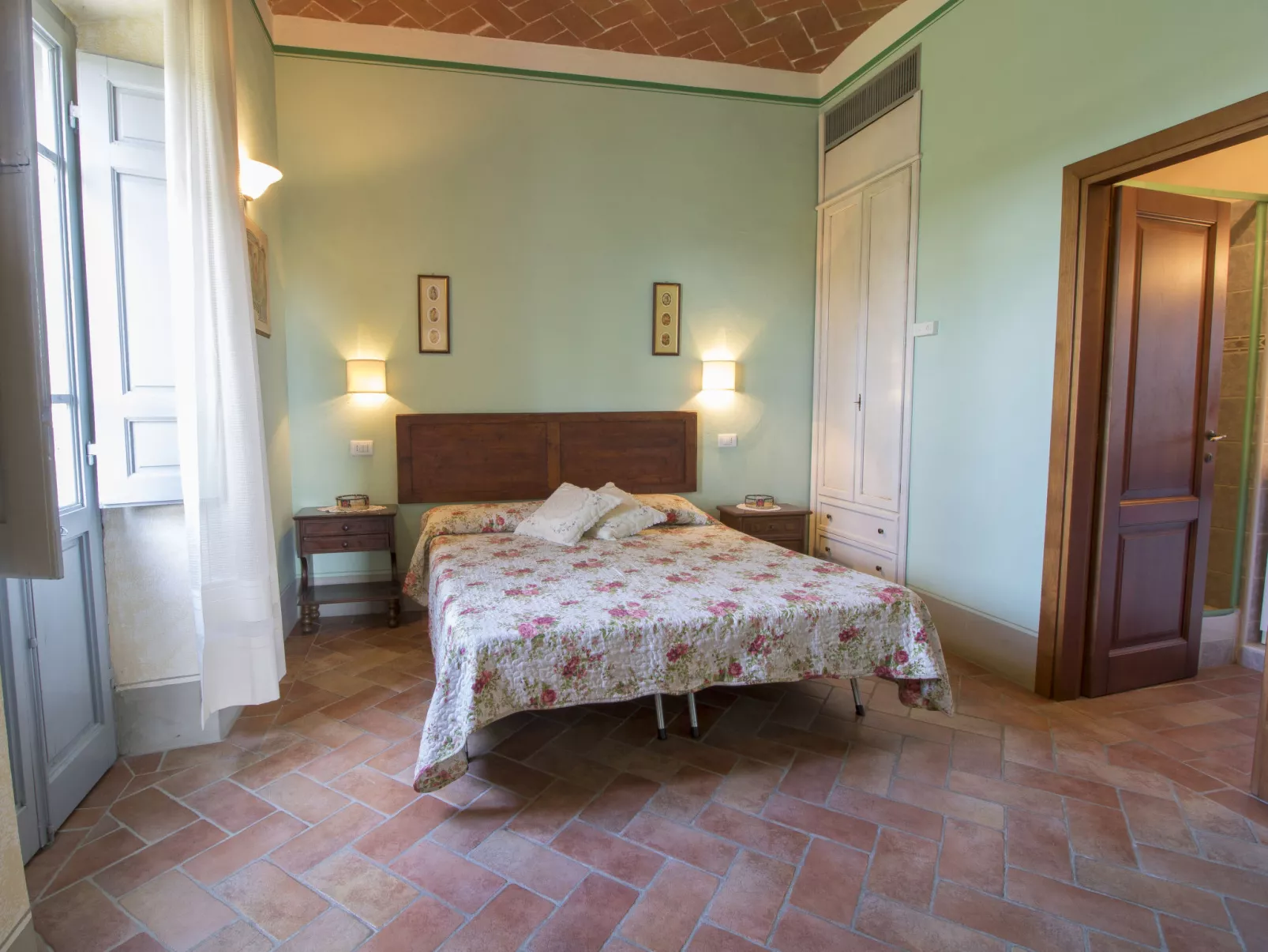 Le Rondini-Inside
