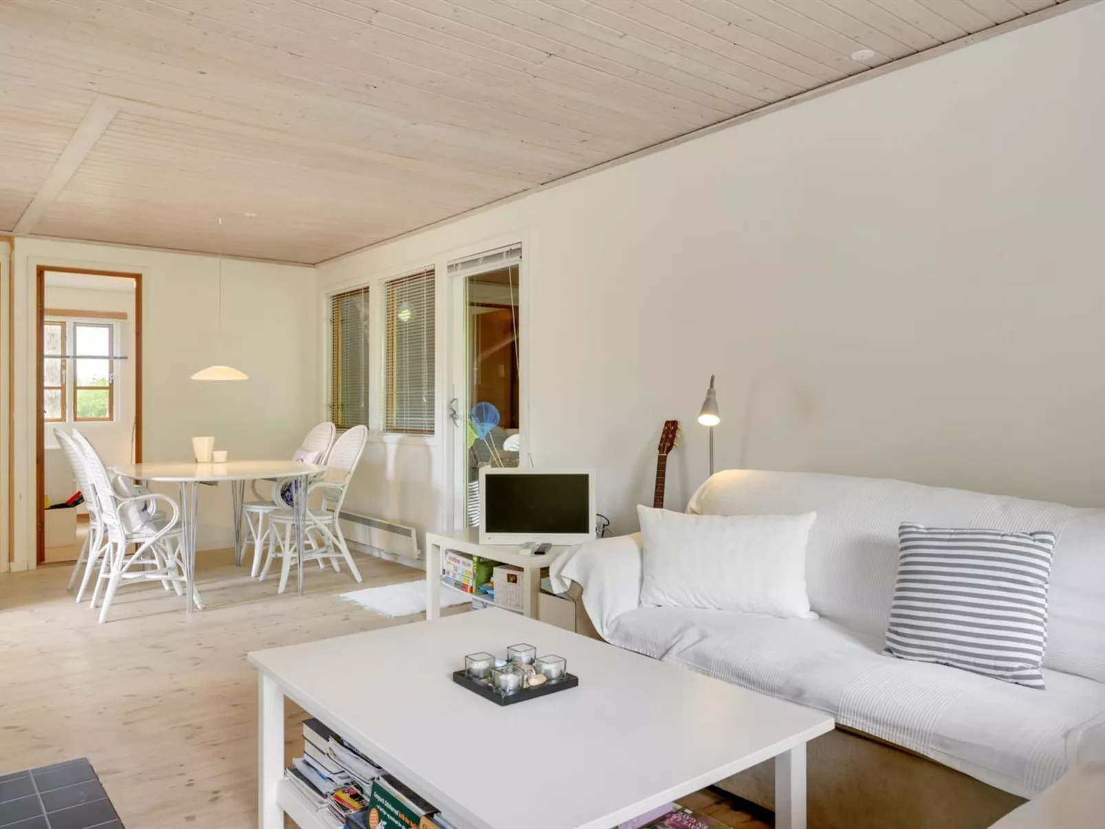 "Jute" - 100m from the sea-Dedans