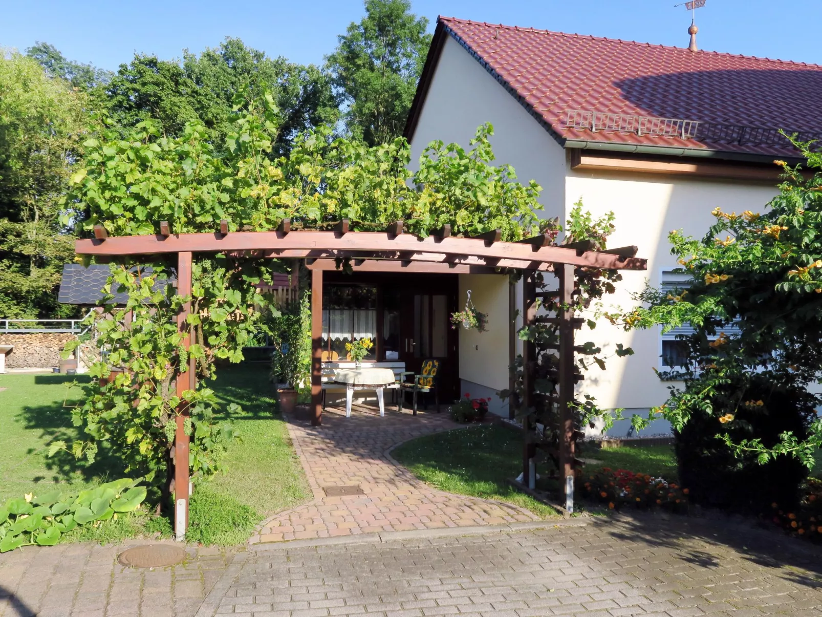 Am Burgberg-Outside