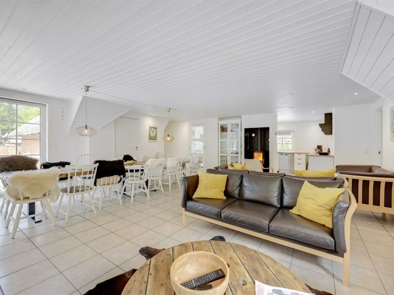 "Erla" - 2.3km from the sea-Inside