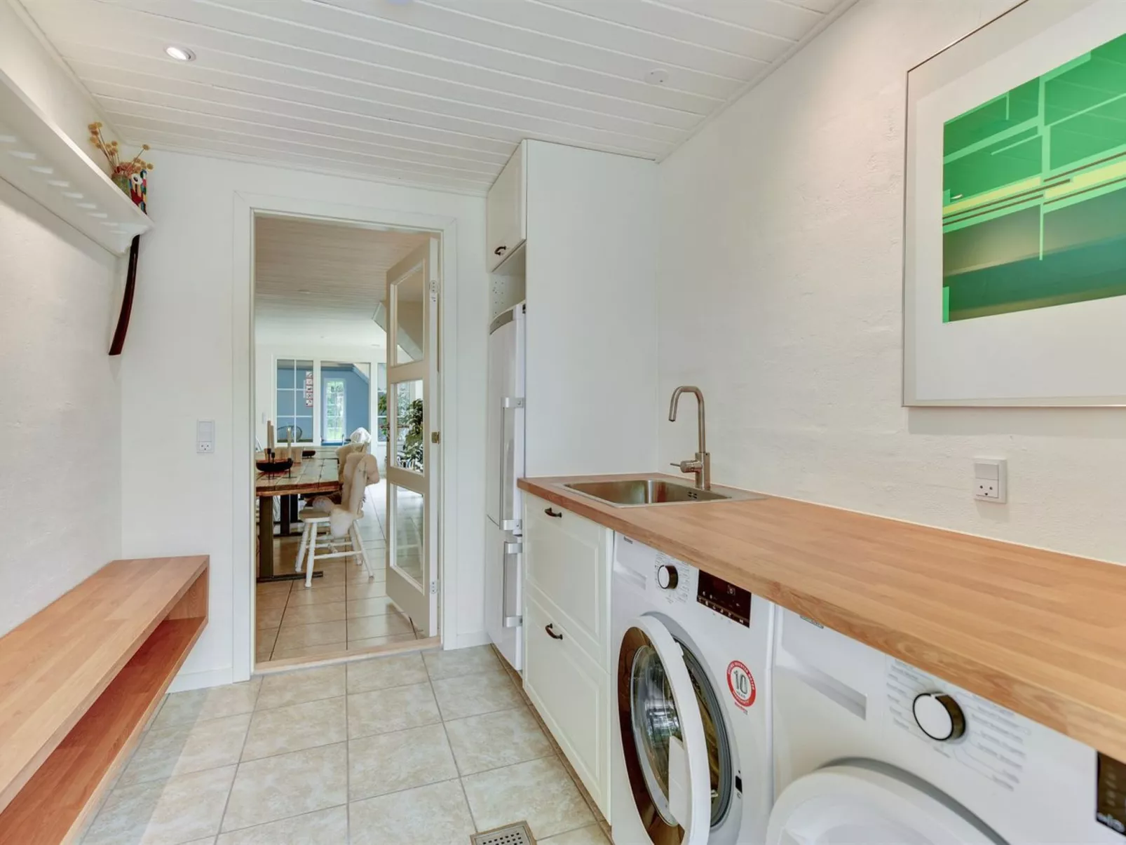 "Erla" - 2.3km from the sea-Inside