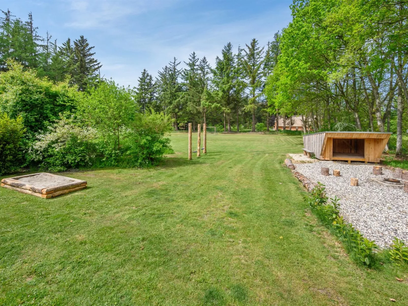 "Erla" - 2.3km from the sea-Outside
