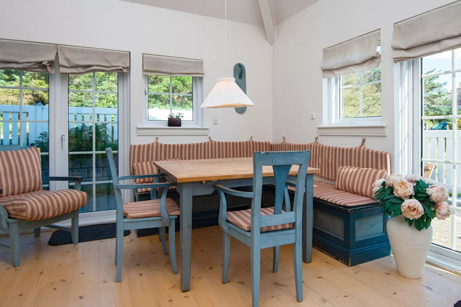 4 person holiday home in Ringkøbing-Indoor