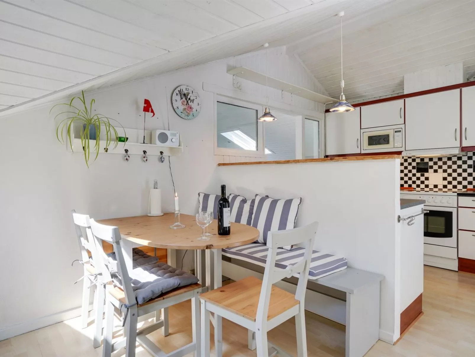 "Caya" - 450m to the inlet-Inside