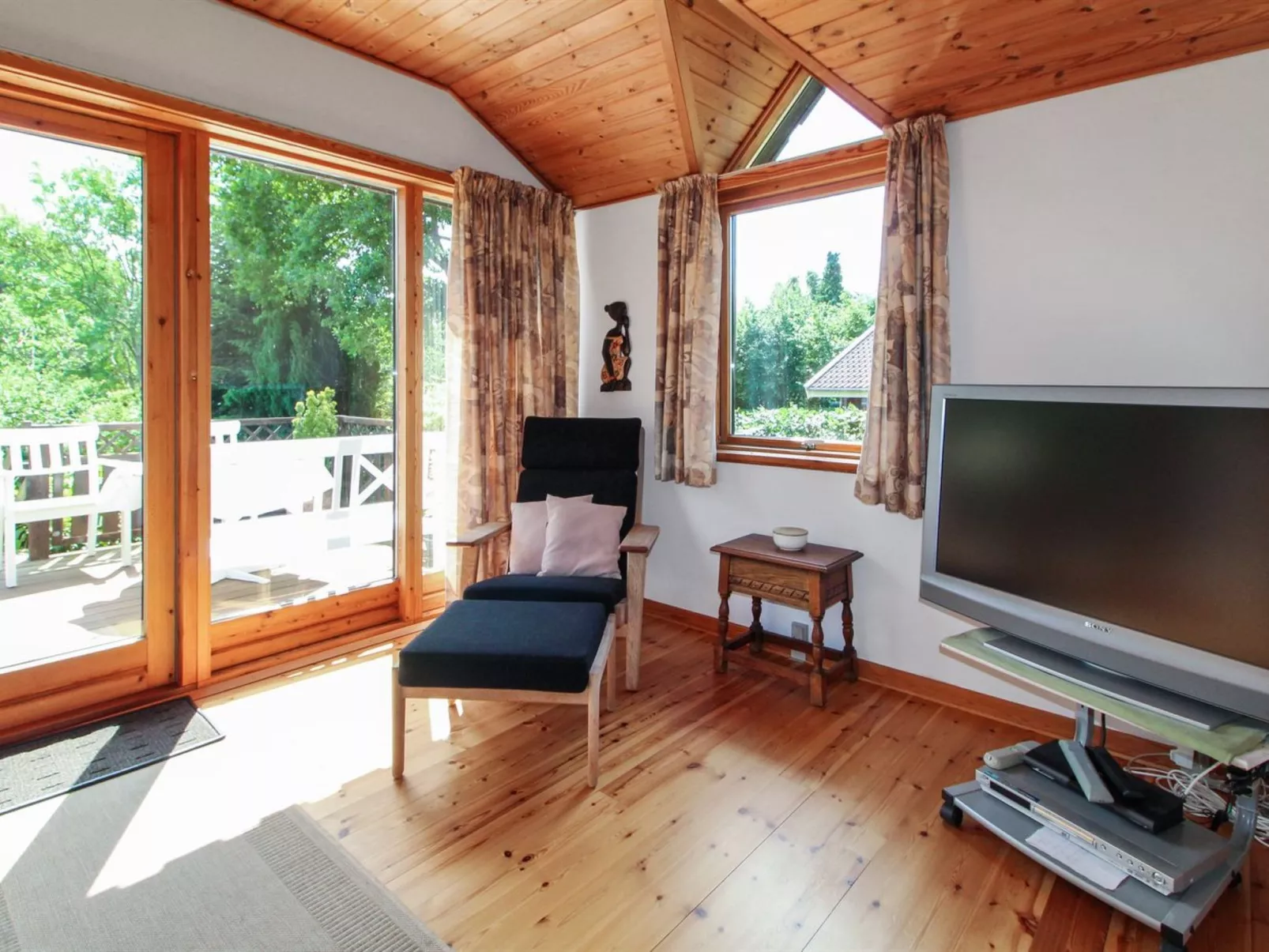 "Elida" - 300m from the sea-Inside