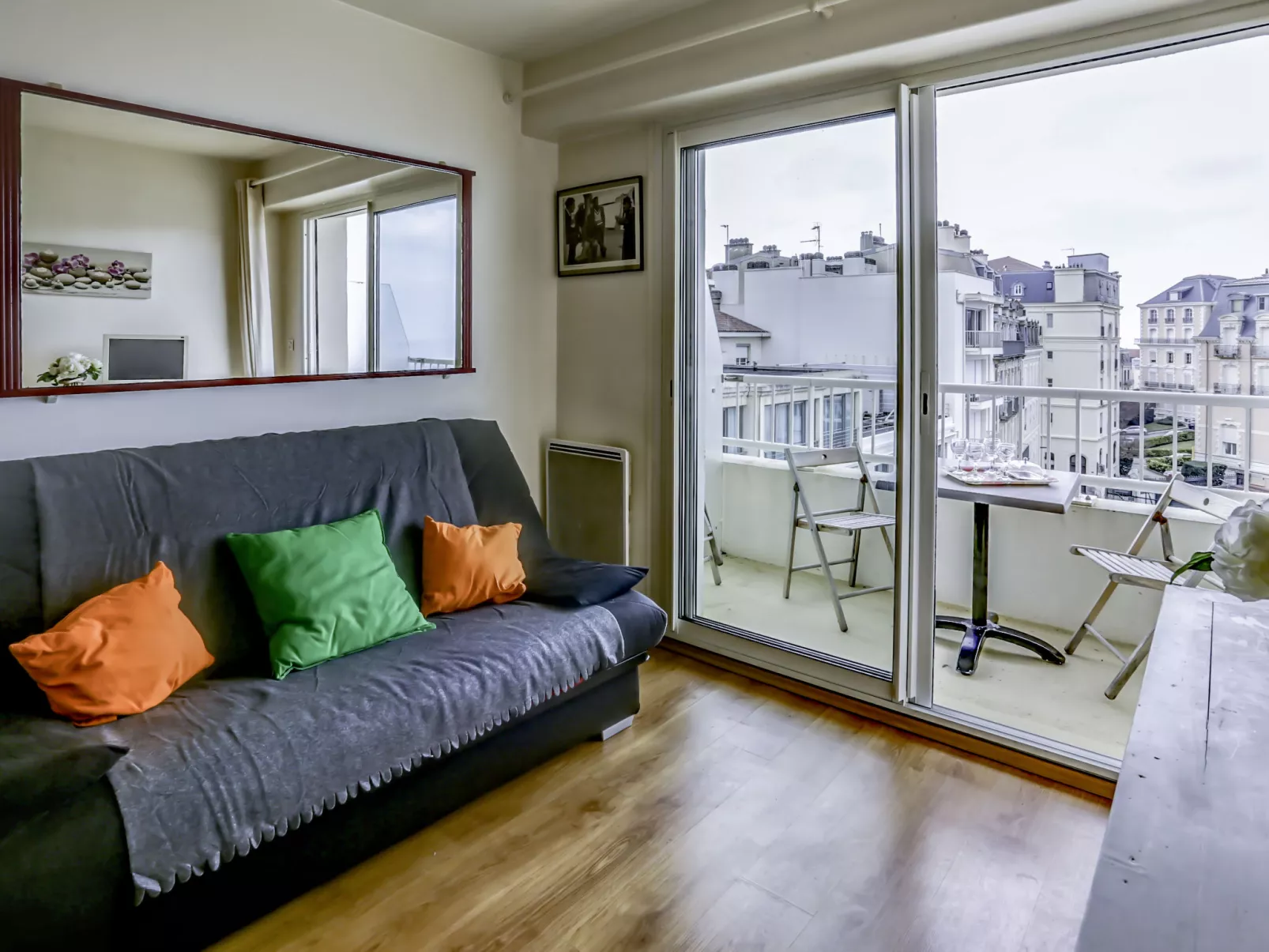 Bellevue Clemenceau-Inside
