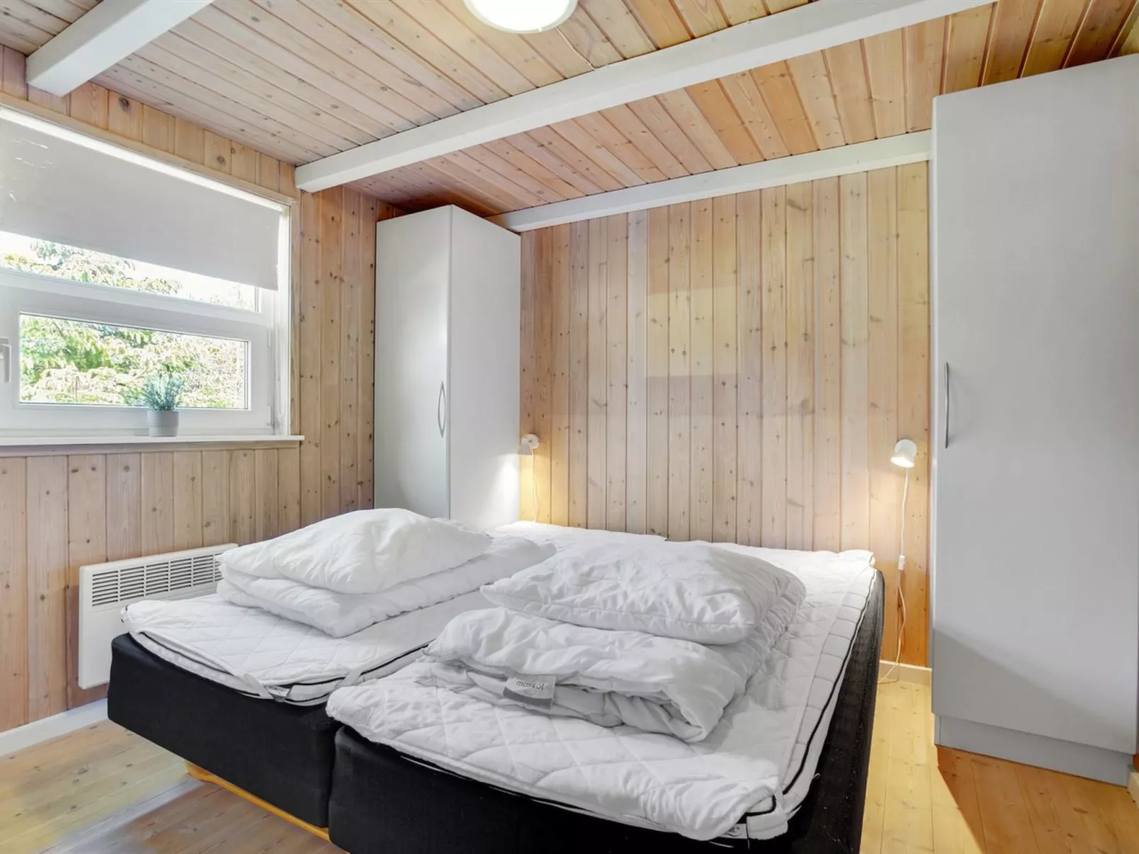 "Winder" - 1.3km from the sea-Inside