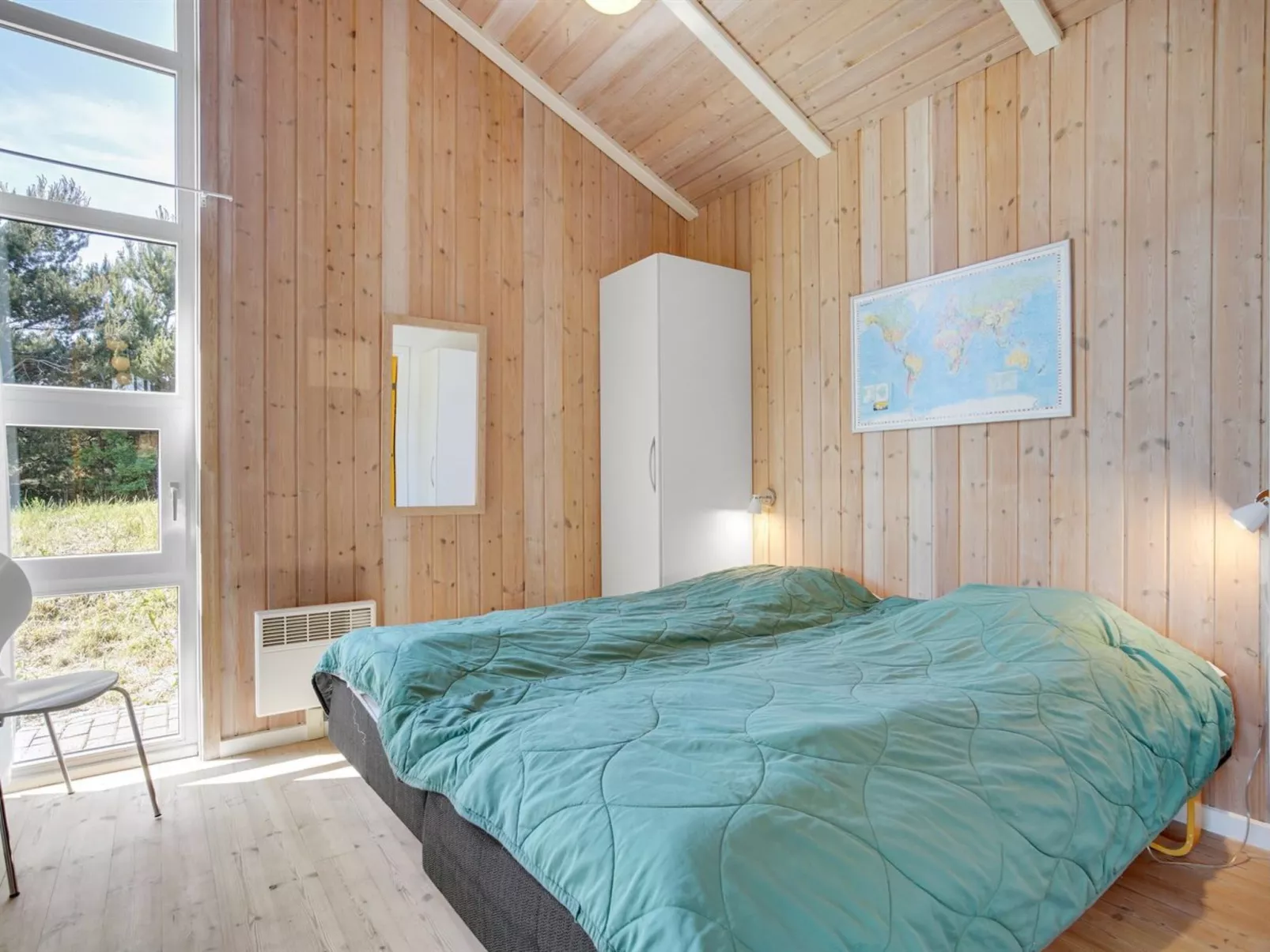 "Winder" - 1.3km from the sea-Inside