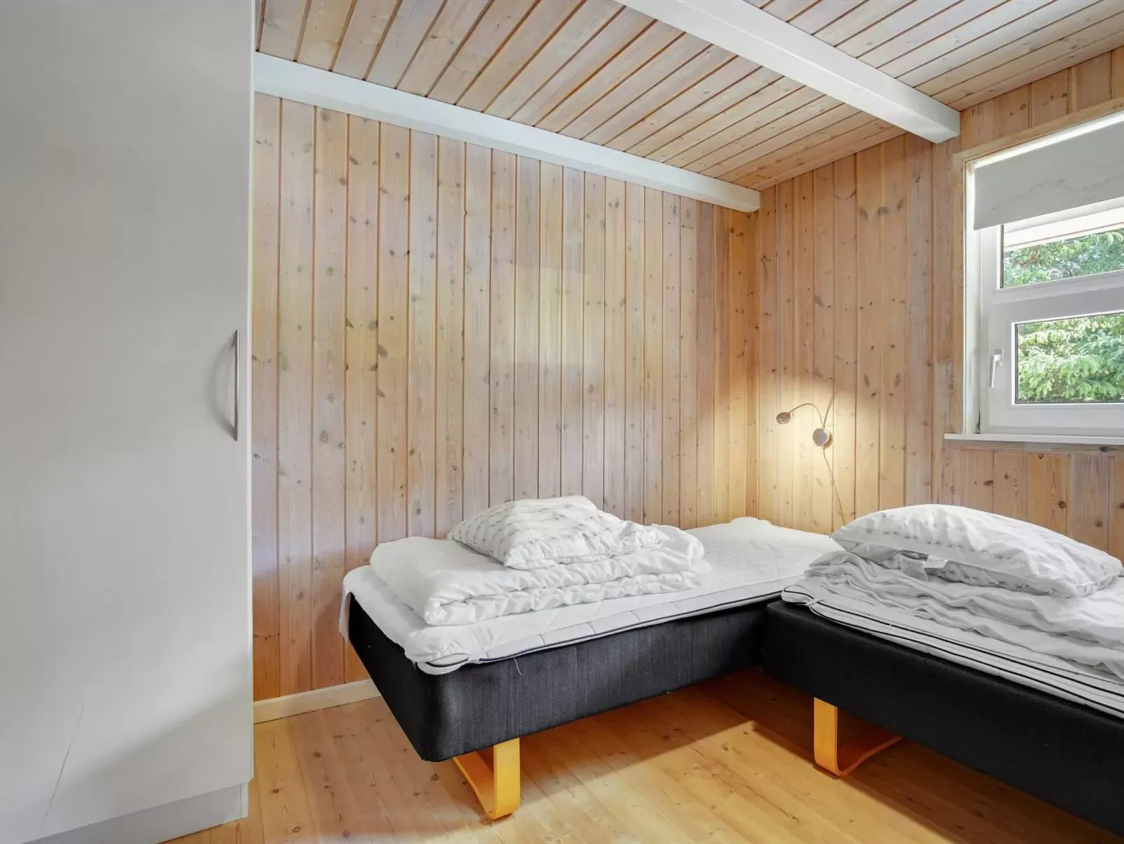 "Winder" - 1.3km from the sea-Inside