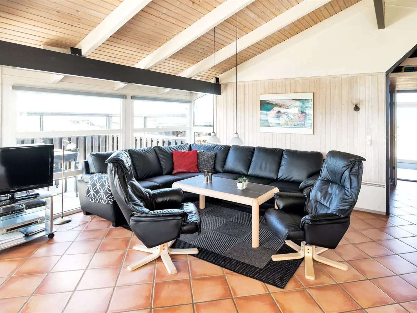 "Elvie" - 200m from the sea-Inside