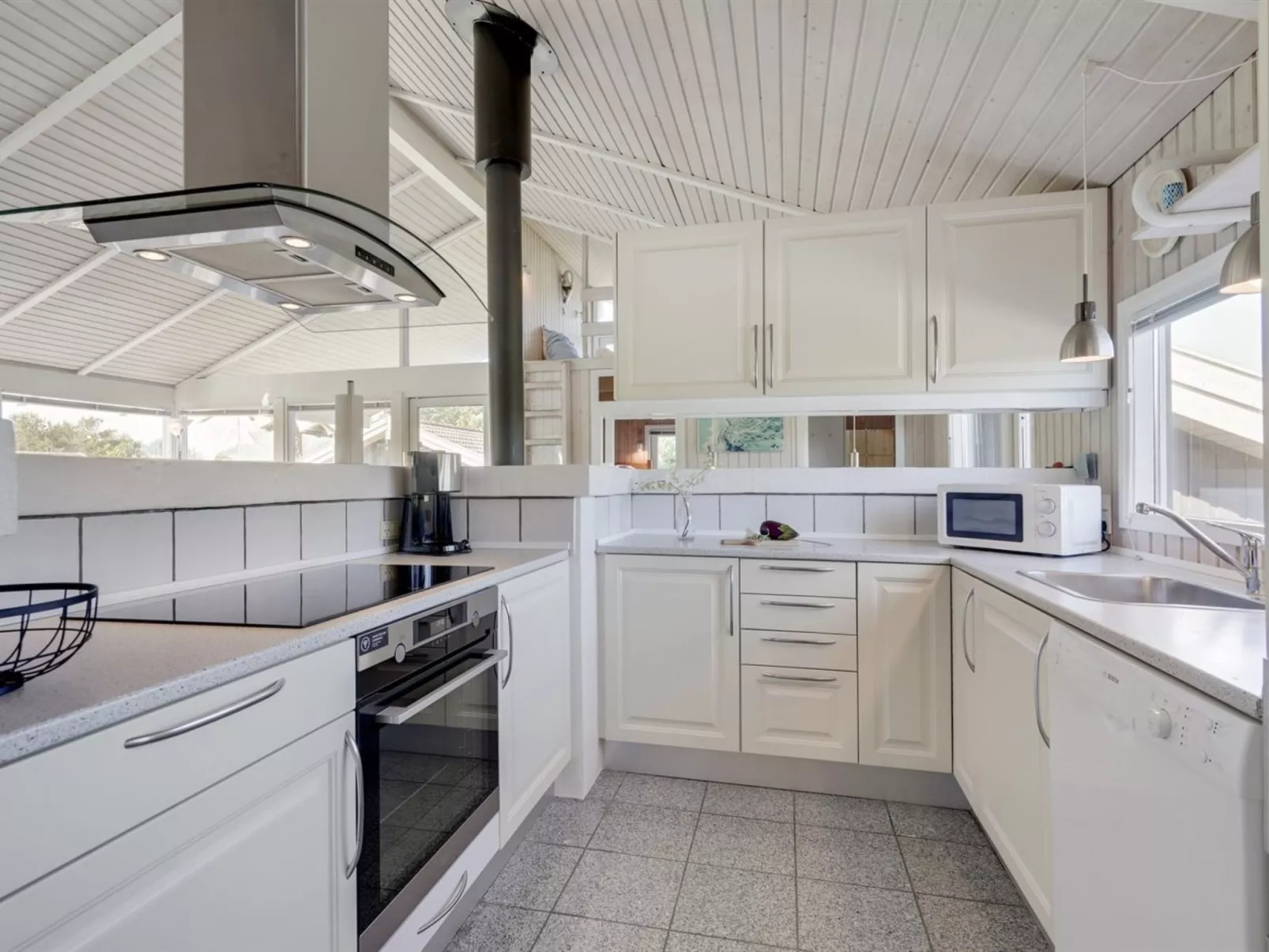 "Serine" - 800m from the sea-Drinnen