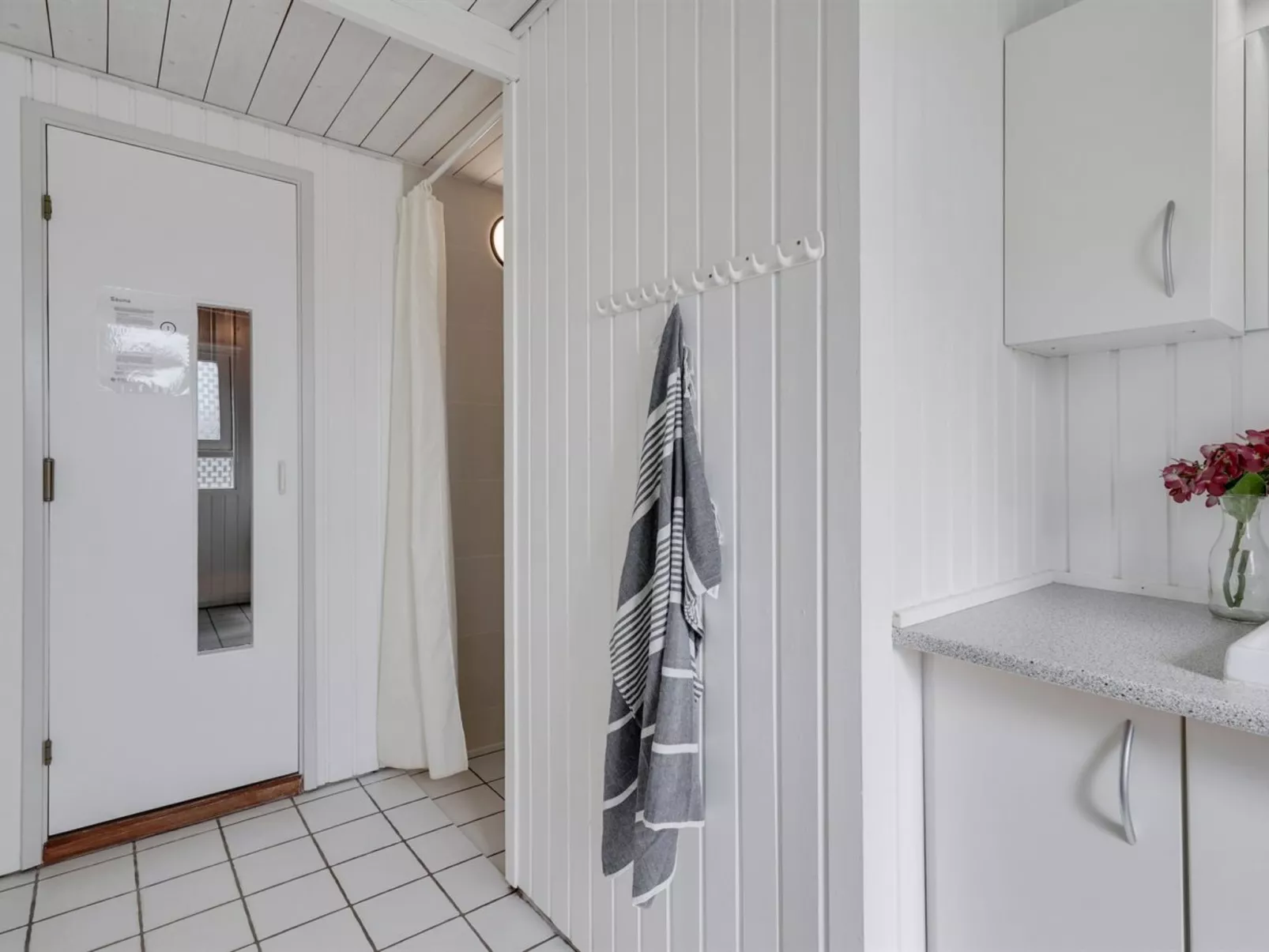 "Serine" - 800m from the sea-Drinnen