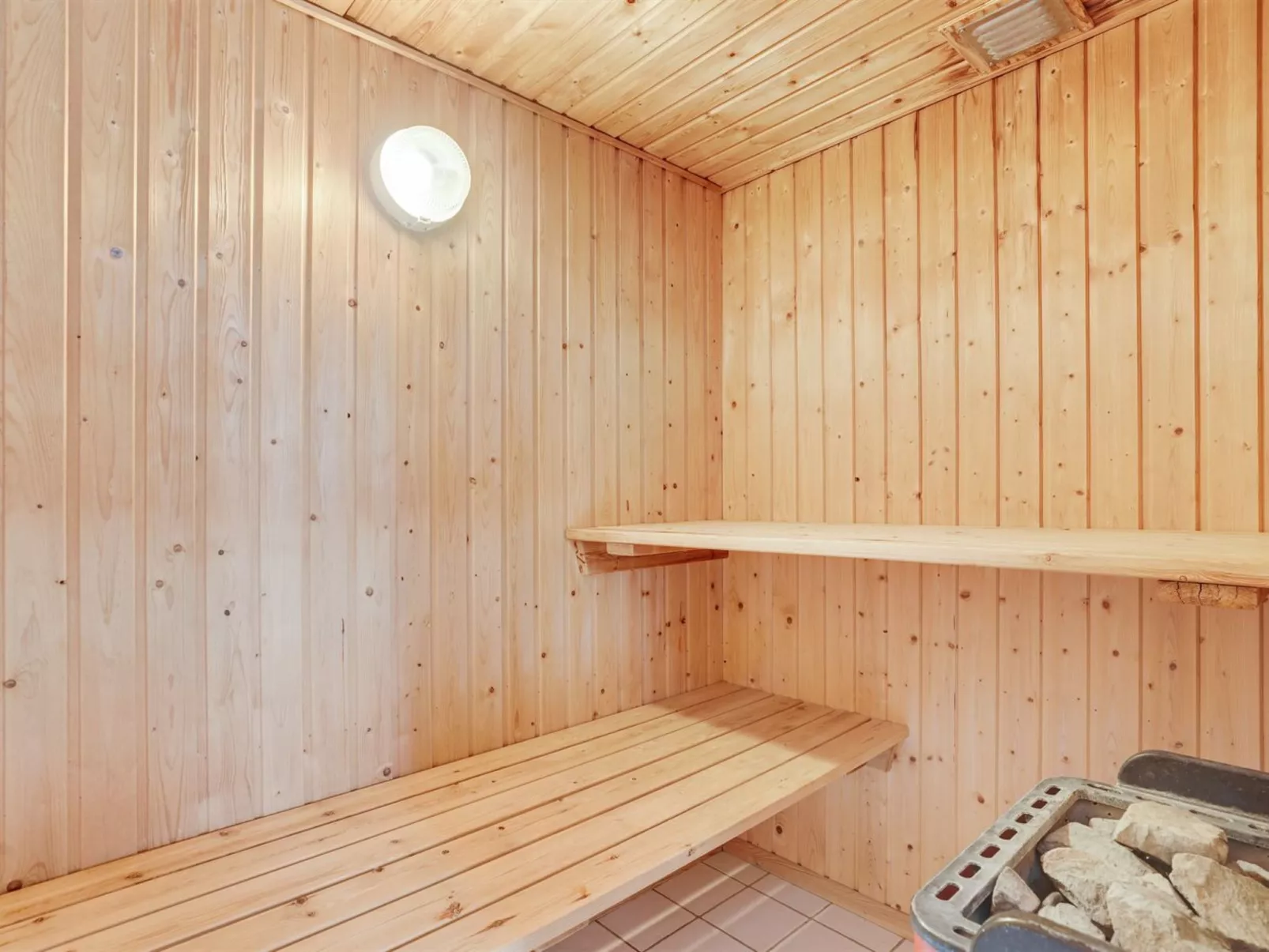 "Serine" - 800m from the sea-Drinnen