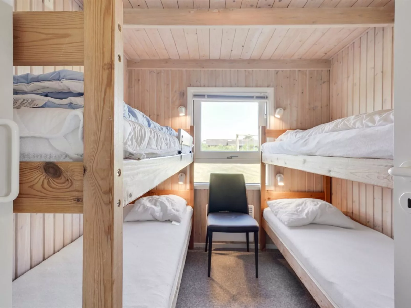 "Serine" - 800m from the sea-Drinnen