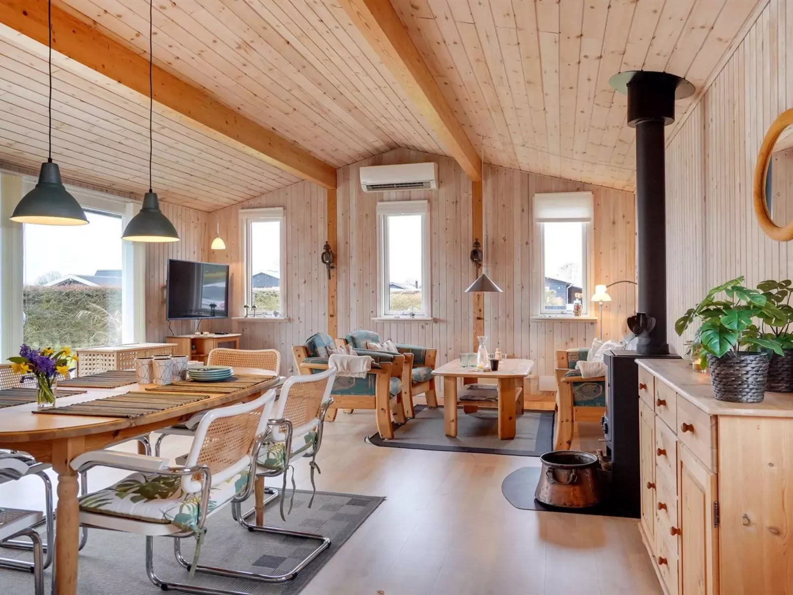 "Pentti" - 125m from the sea-Inside