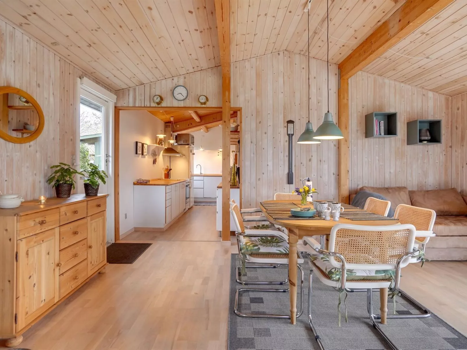 "Pentti" - 125m from the sea-Inside