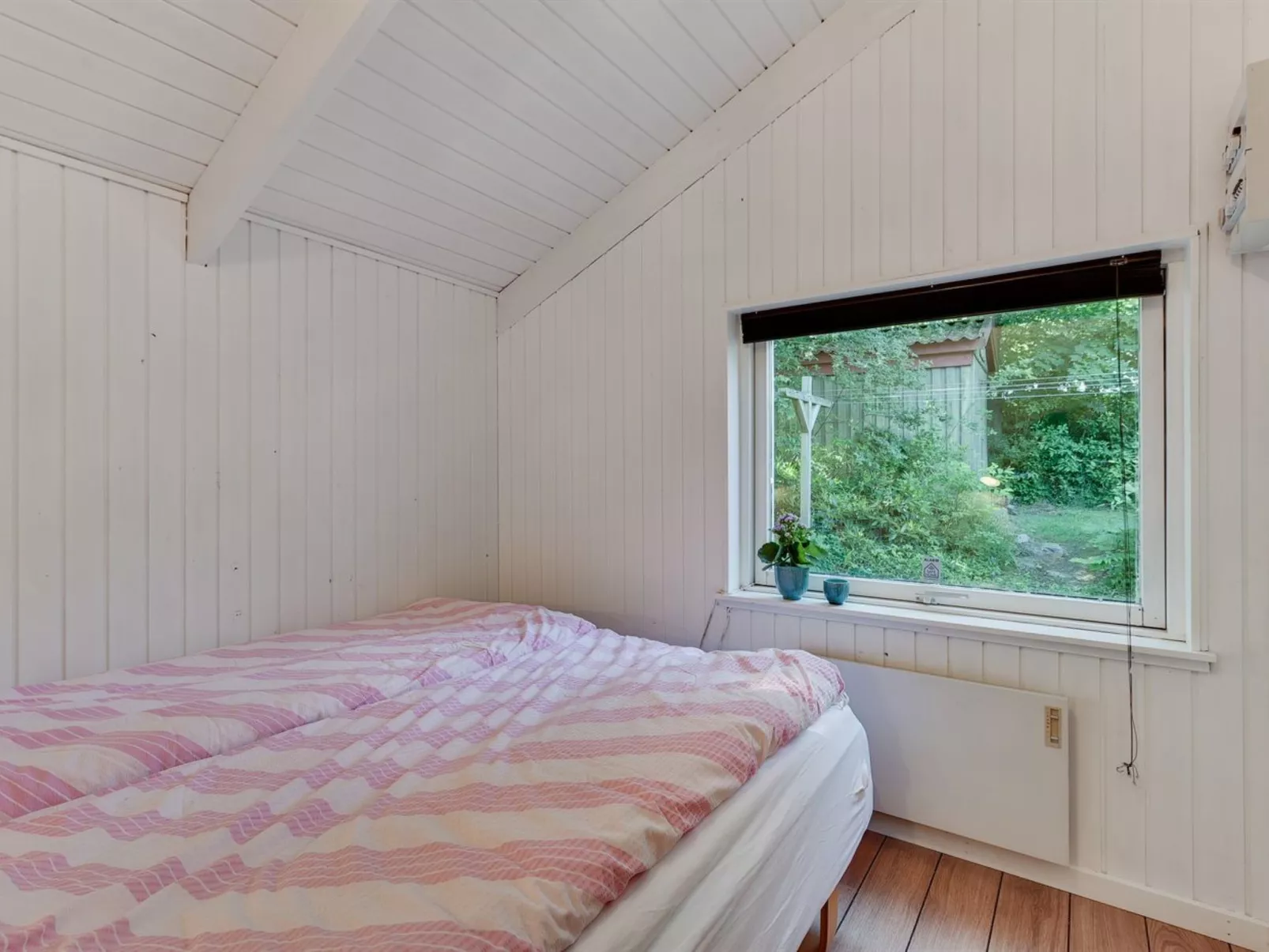 "Yngve" - 56.5km from the sea-Inside