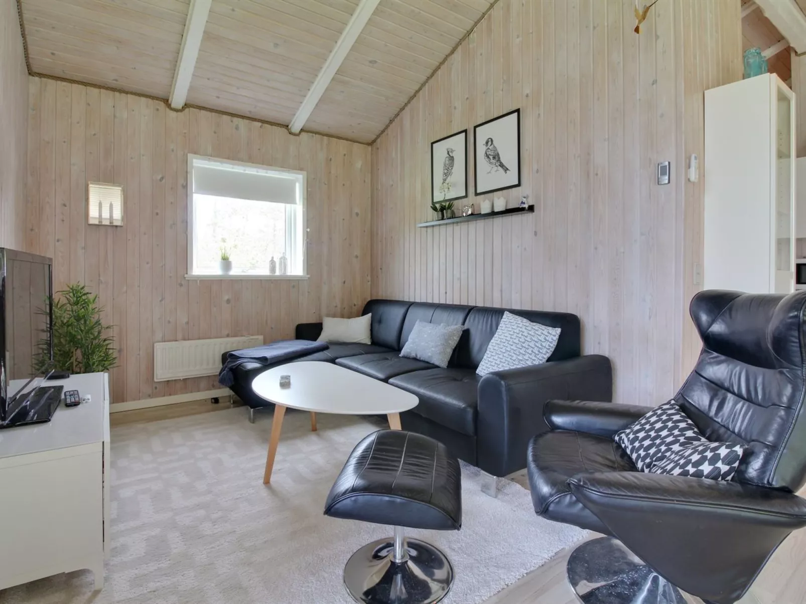 "Aja" - 900m from the sea-Inside