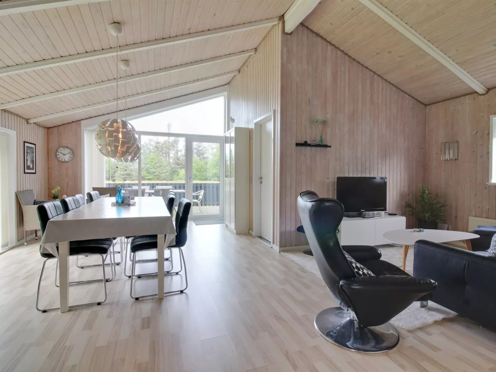 "Aja" - 900m from the sea-Inside