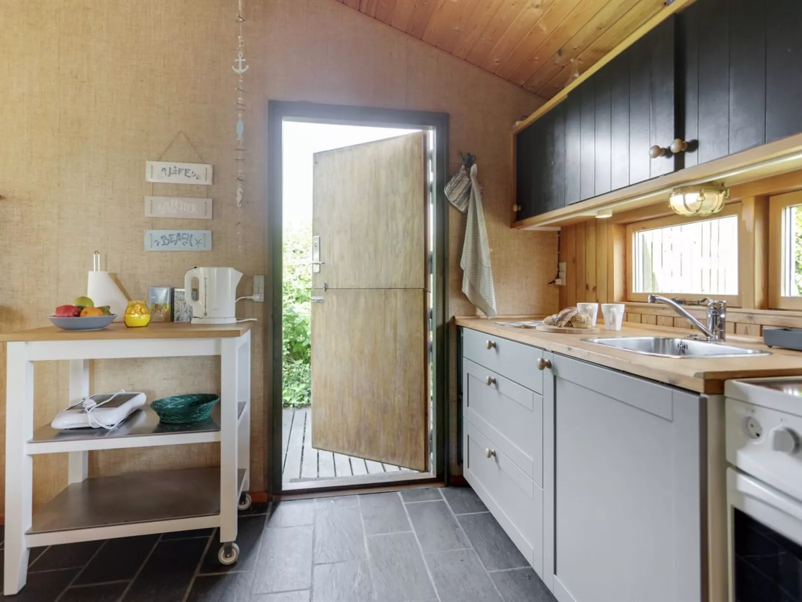 "Ani" - 100m from the sea-Drinnen