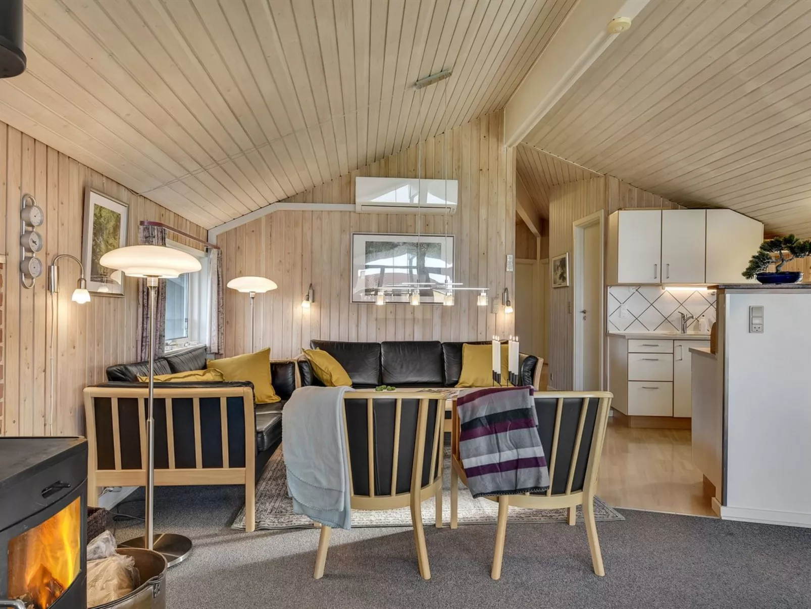 "Hjalmar" - 400m from the sea-Inside