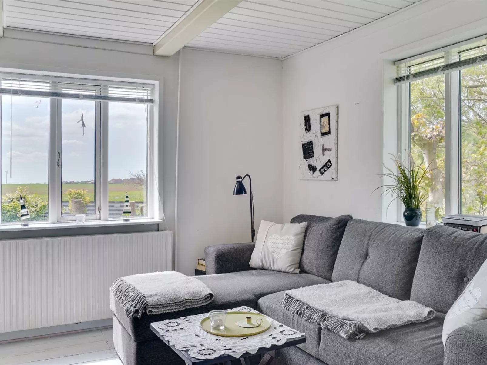 "Nevis" - 1.5km from the sea-Inside