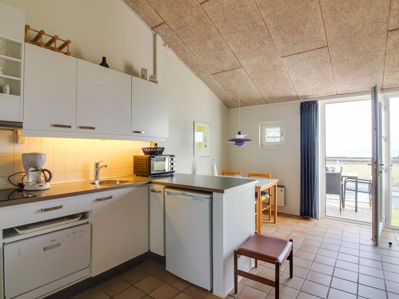 "Eydis" - 150m from the sea-Inside