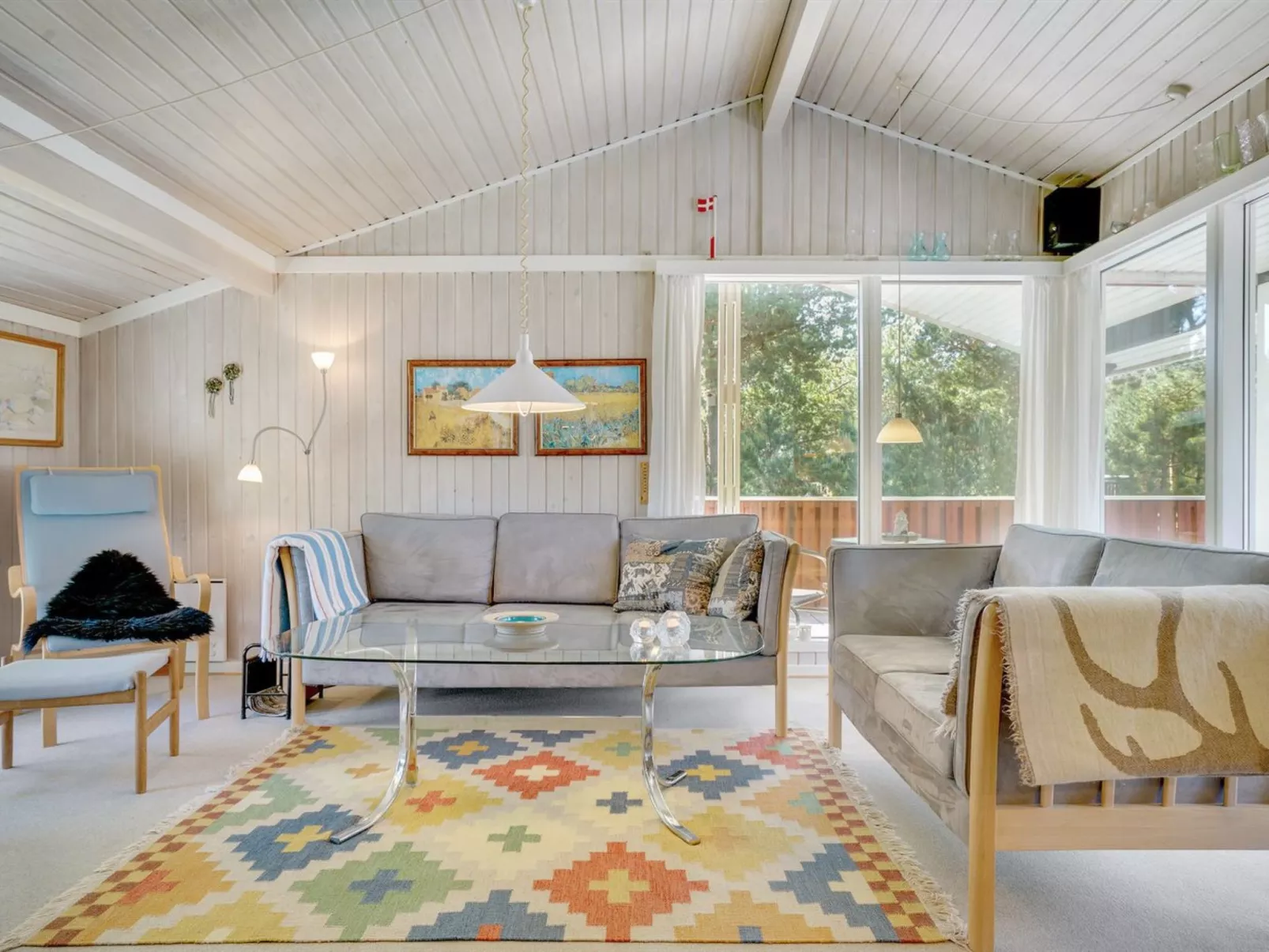 "Hrefna" - 350m from the sea-Inside