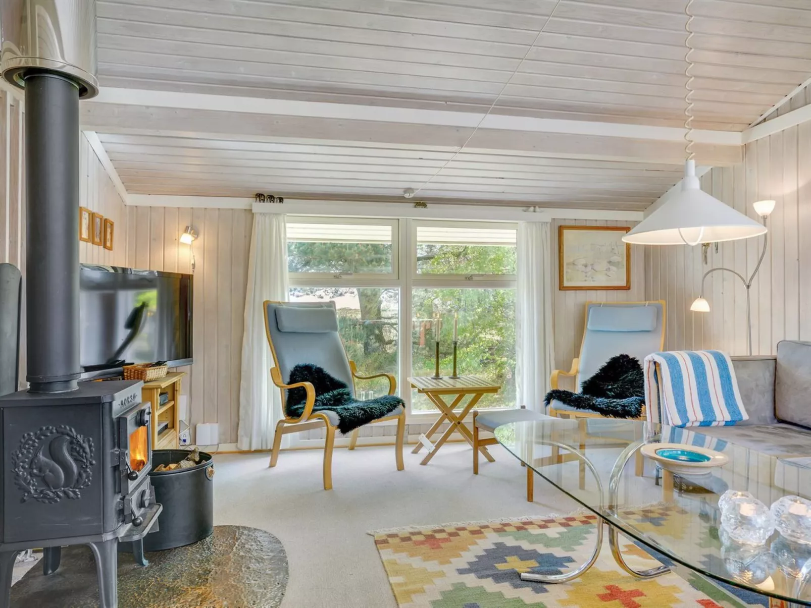 "Hrefna" - 350m from the sea-Inside