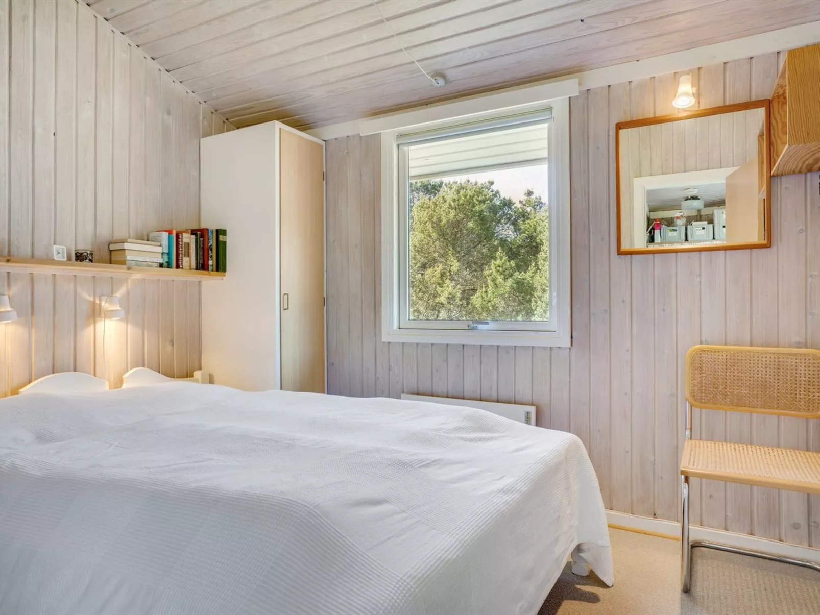"Hrefna" - 350m from the sea-Inside