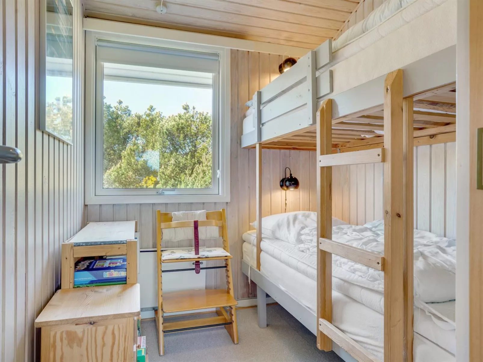 "Hrefna" - 350m from the sea-Inside