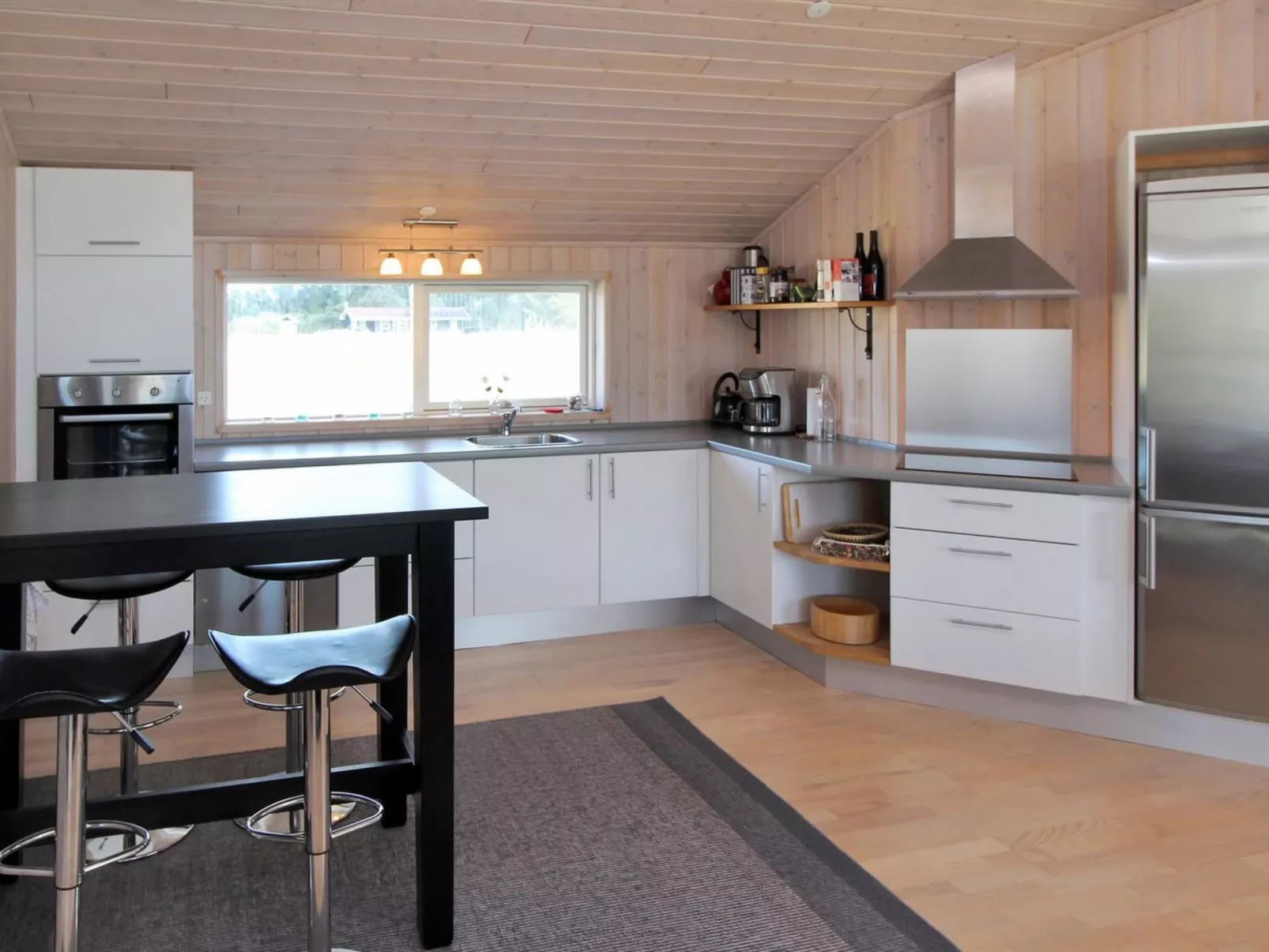 "Oskarvine" - 900m from the sea-Drinnen