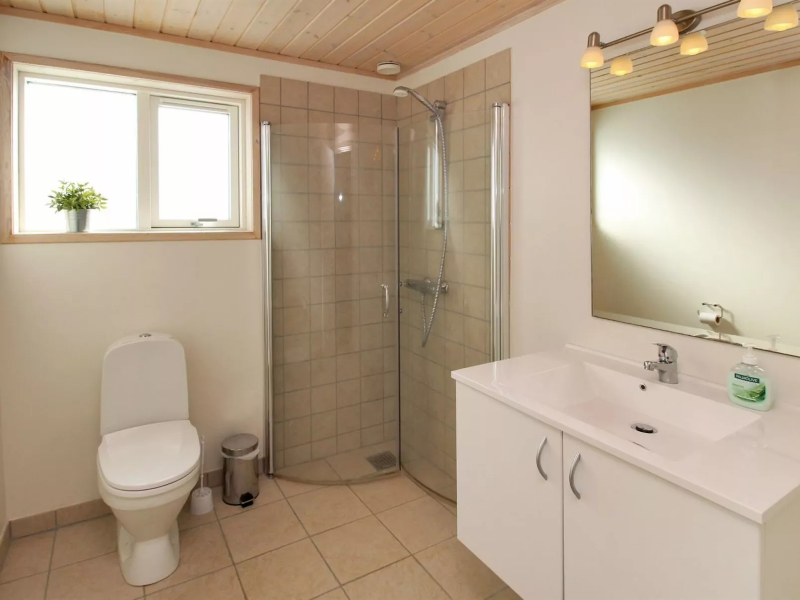 "Oskarvine" - 900m from the sea-Drinnen