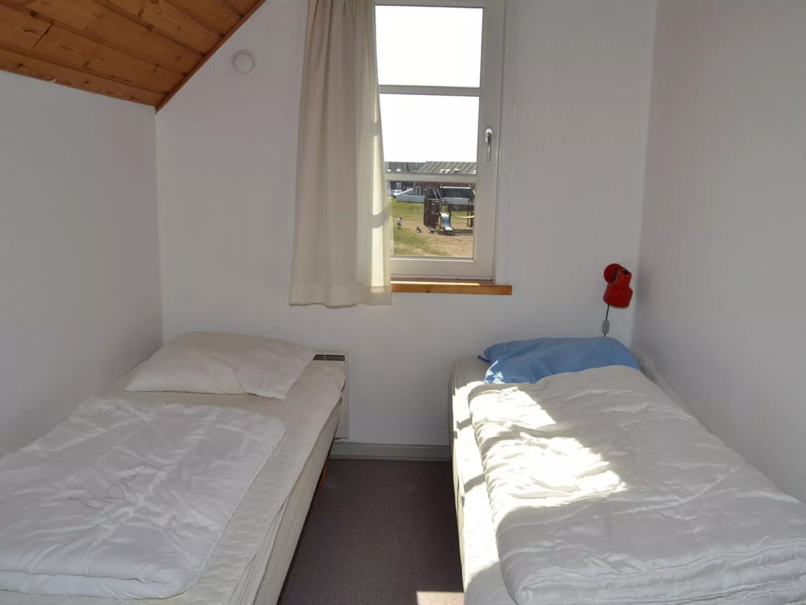 "Ester" - 2.3km from the sea-Drinnen