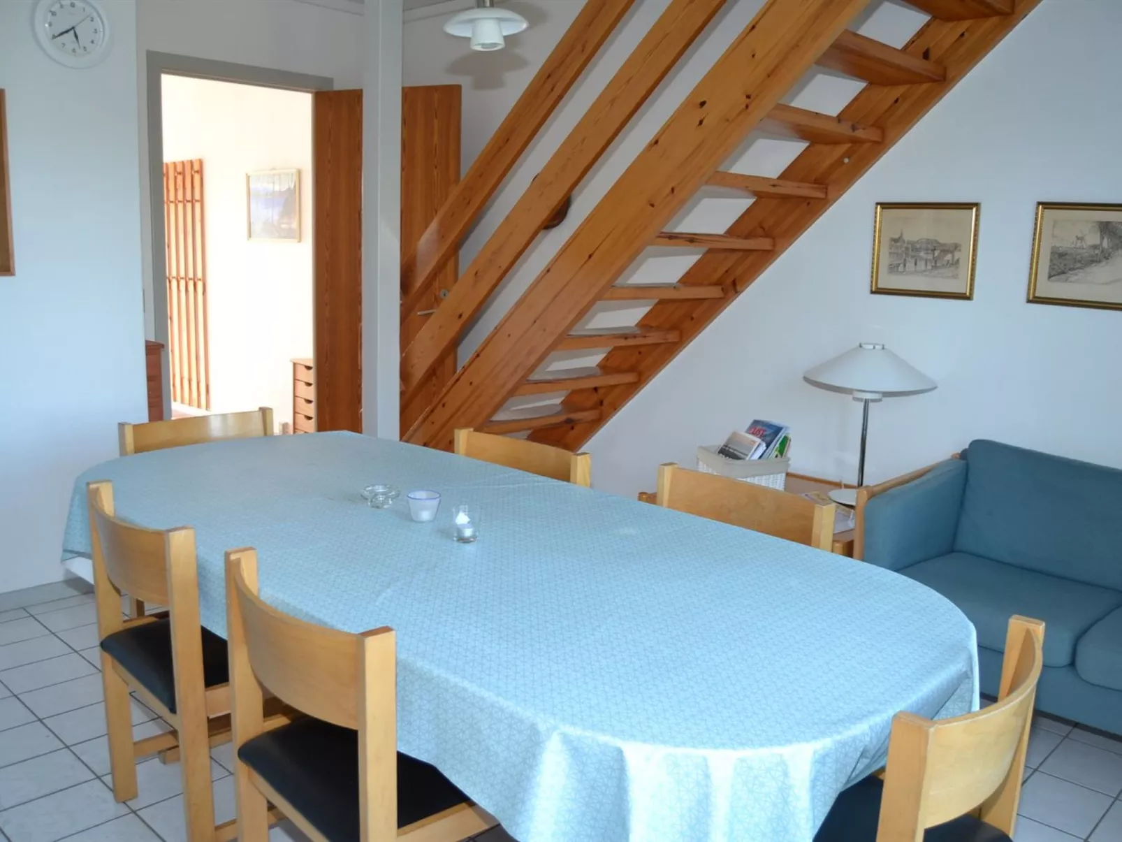 "Ester" - 2.3km from the sea-Drinnen