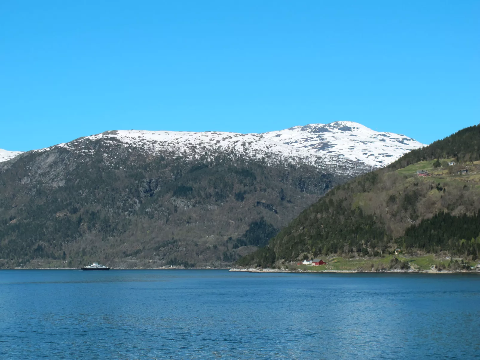 Hardangerrorbu-Outside