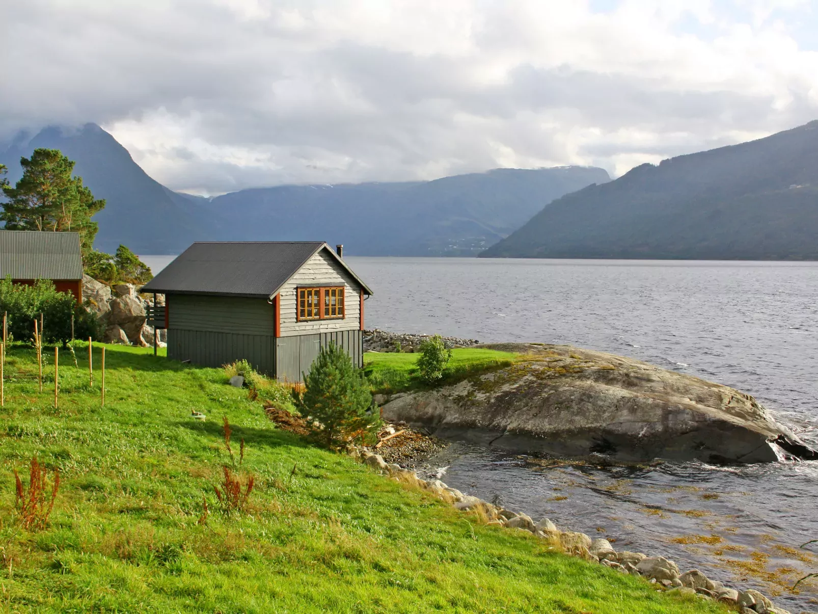 Hardangerrorbu-Outside