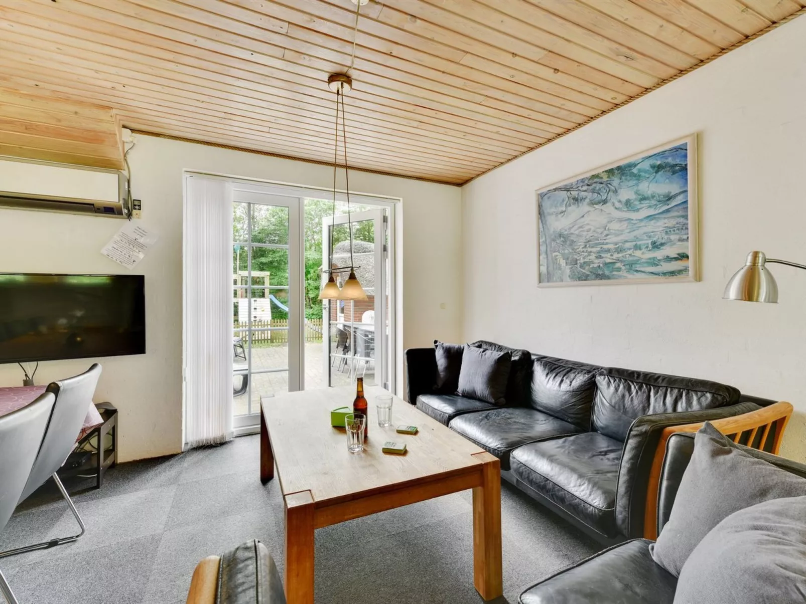 "Thana" - 1.4km from the sea-Inside