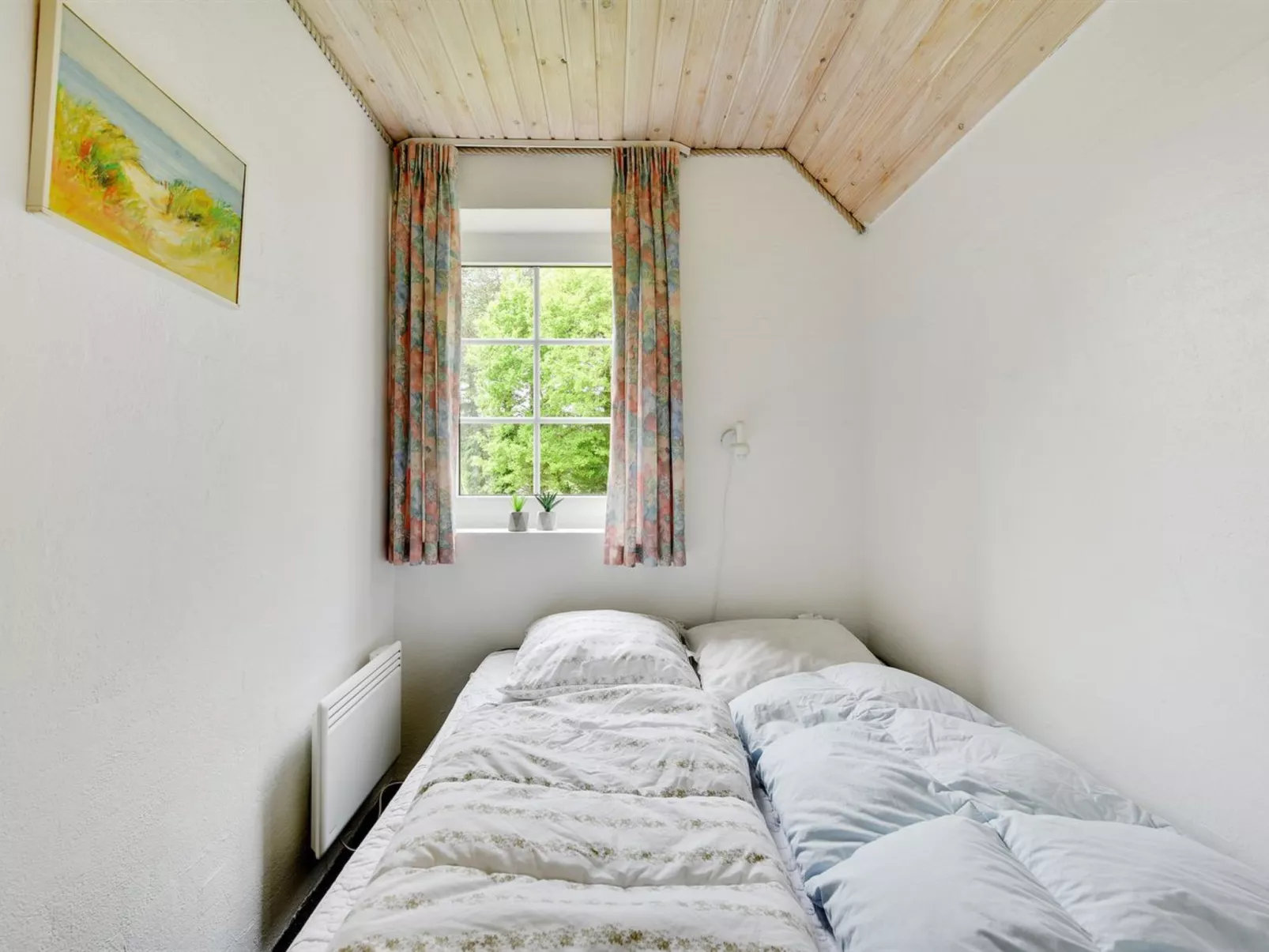 "Thana" - 1.4km from the sea-Inside