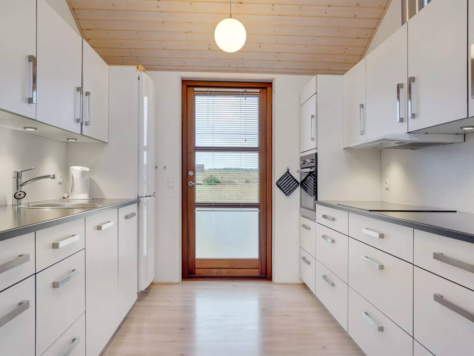 "Finna" - 1km from the sea-Inside