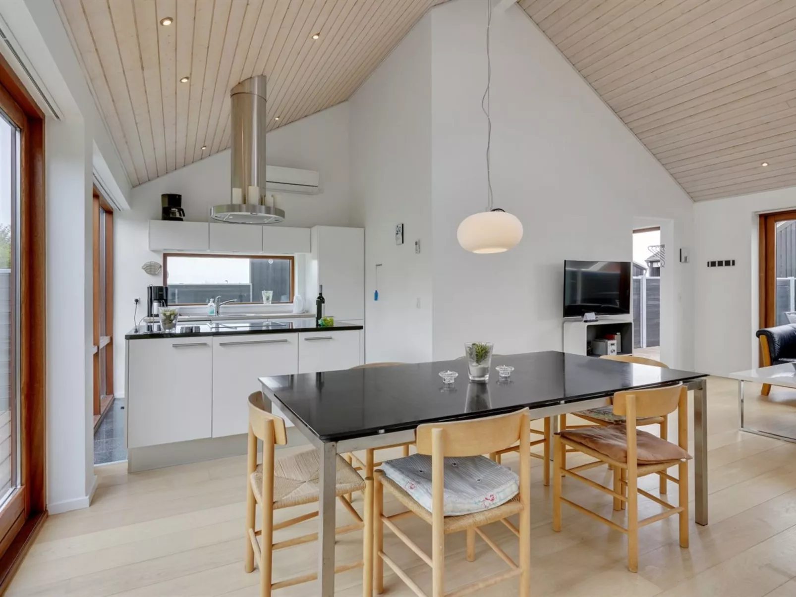 "Elara" - 200m from the sea-Outside