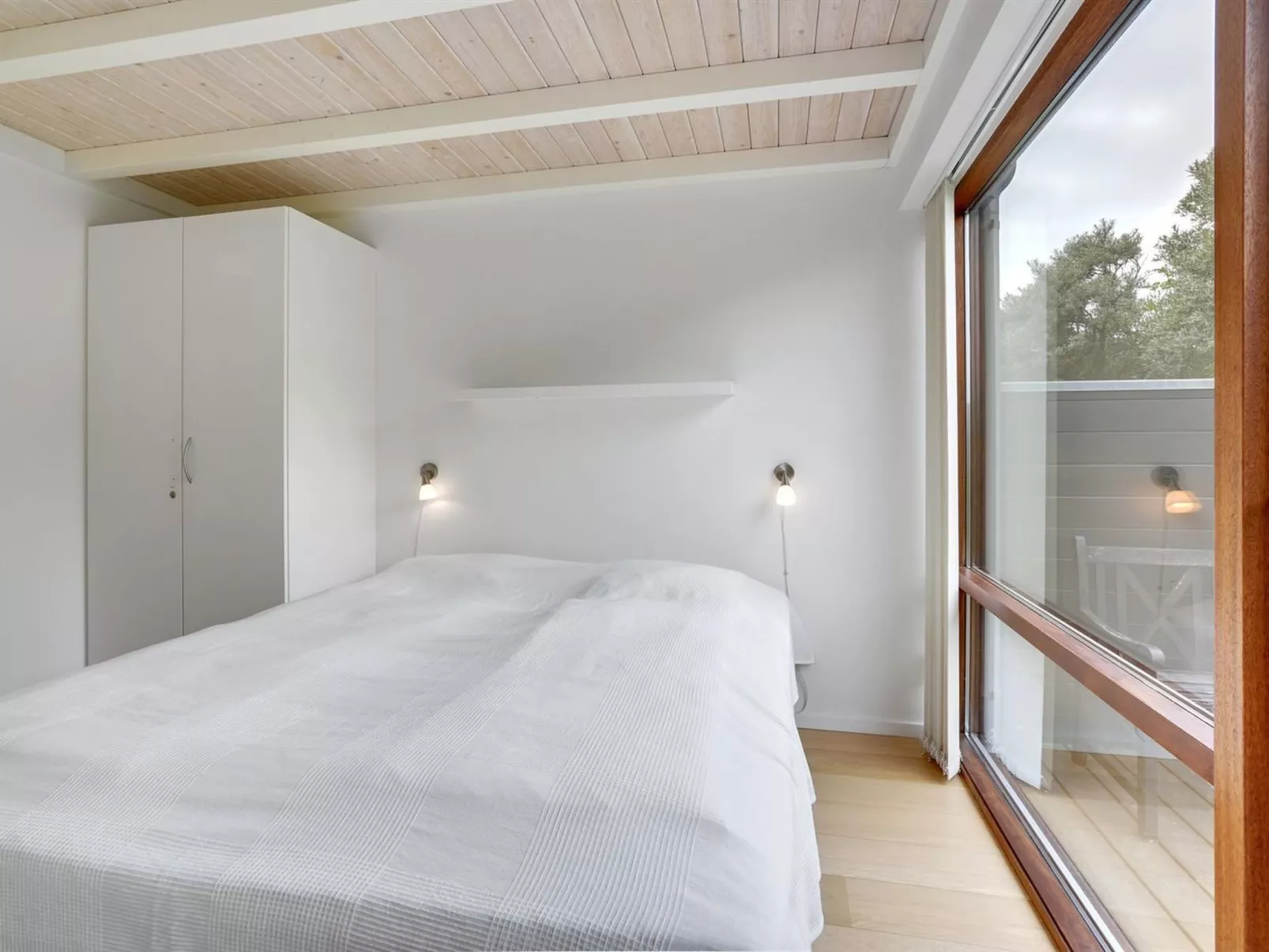 "Elara" - 200m from the sea-Outside
