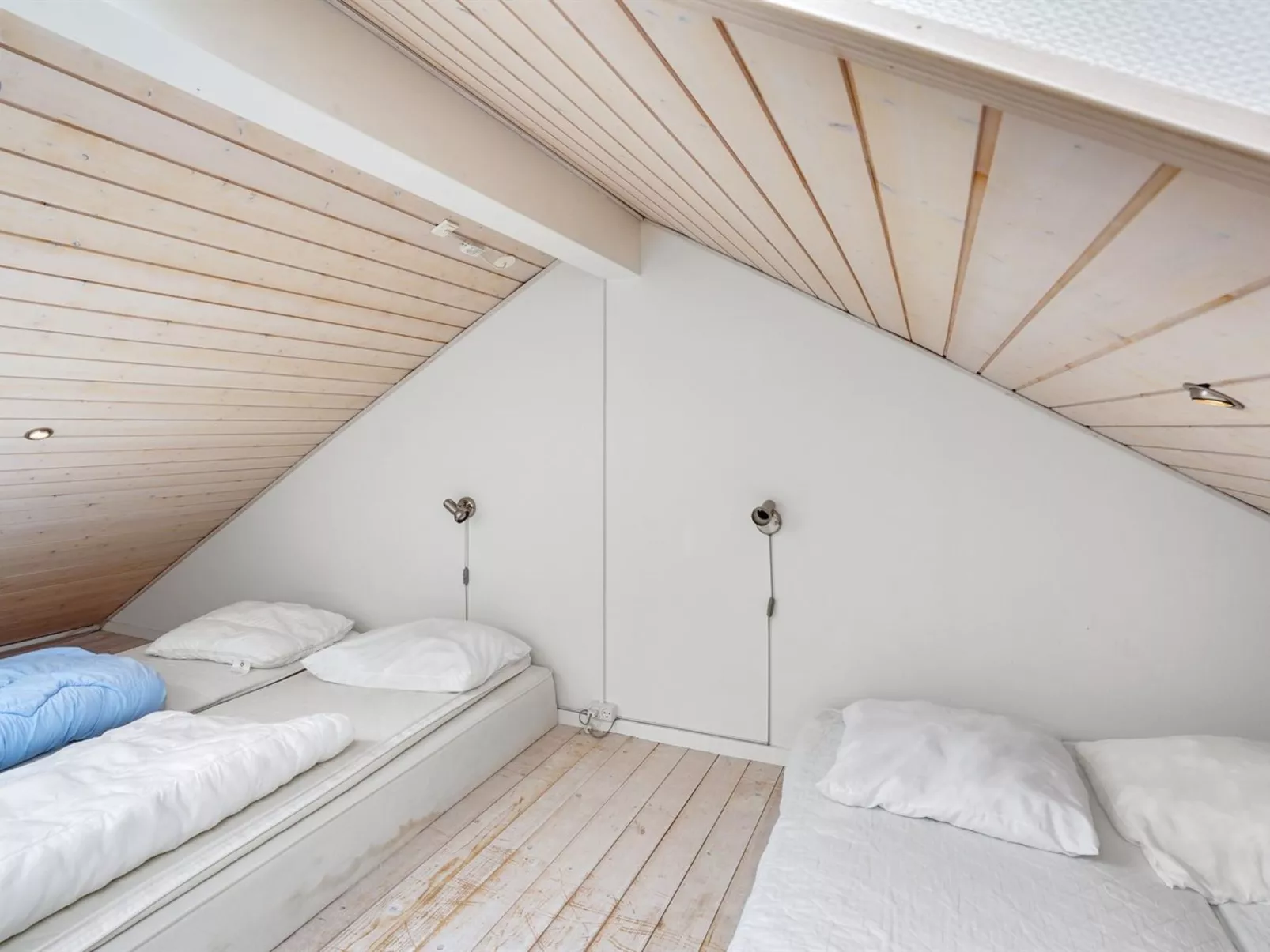 "Elara" - 200m from the sea-Outside