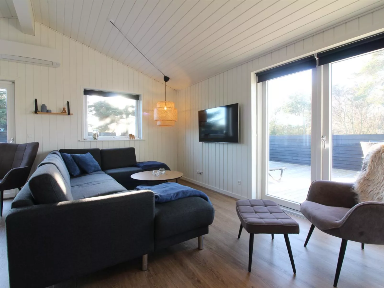 "Kamp" - 700m from the sea-Drinnen